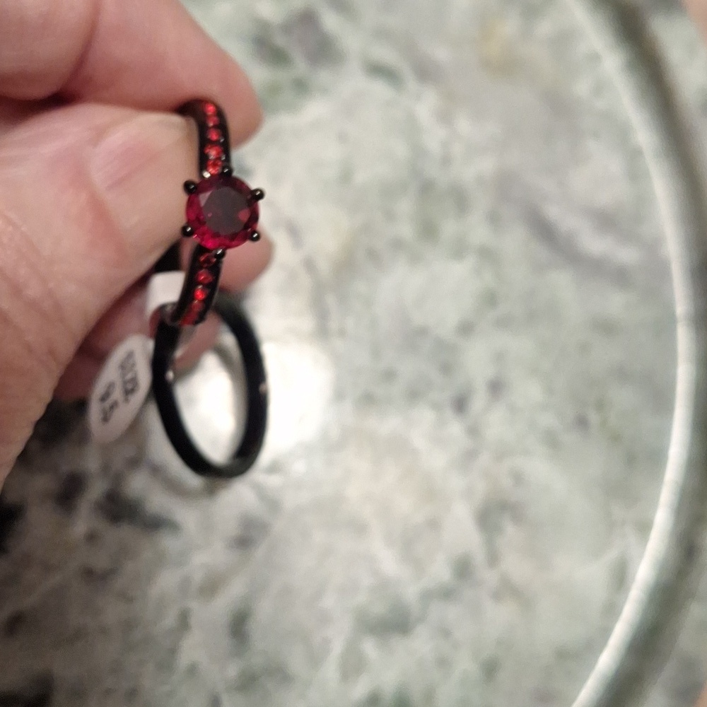 Elegant Goth Red and Black Women's Ring Set - Picture 6 of 8